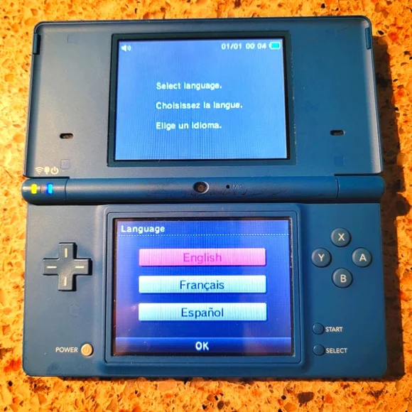 任天堂DSI Amazon | ニンテンドーDSi ライムグリーン【メーカー生産終了